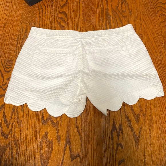 🌿Lilly Pulitzer shorts🌿 - Picture 6 of 7